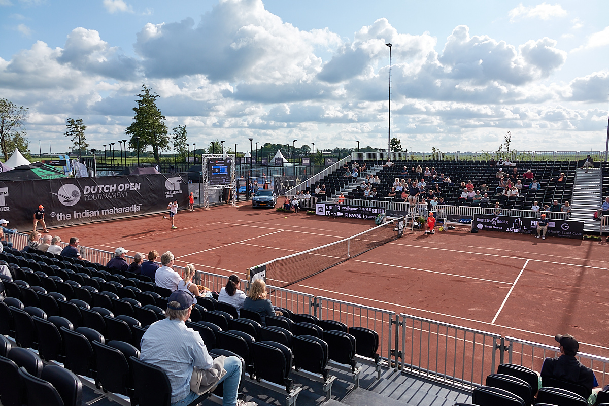 Guy den Ouden vs Mathys Erhard